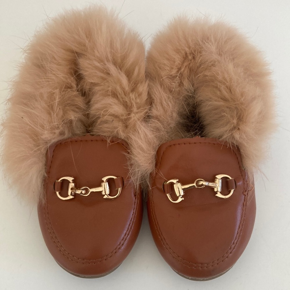 Fluffy slippers size 23